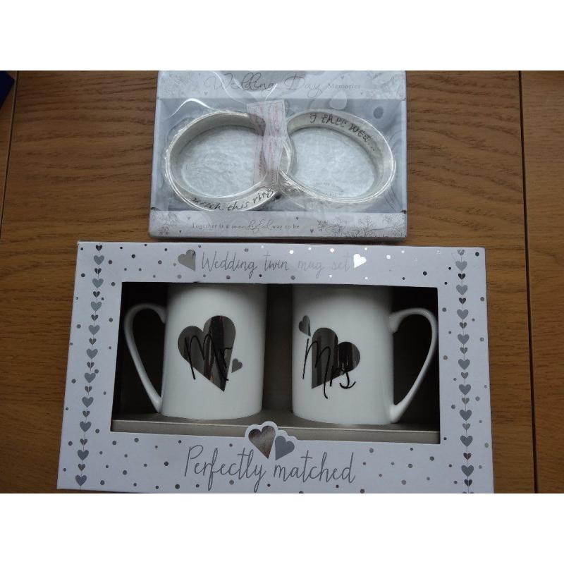 brand new and still in packaging "Mr & Mrs" mugs and lovely wedding rings photo frame