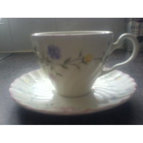 Summer Chintz 6 cups and Saucers