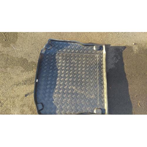 VOLVO S40 R DESIGN BOOT LINER