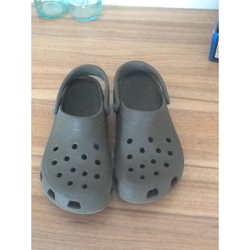 Crocs size 5