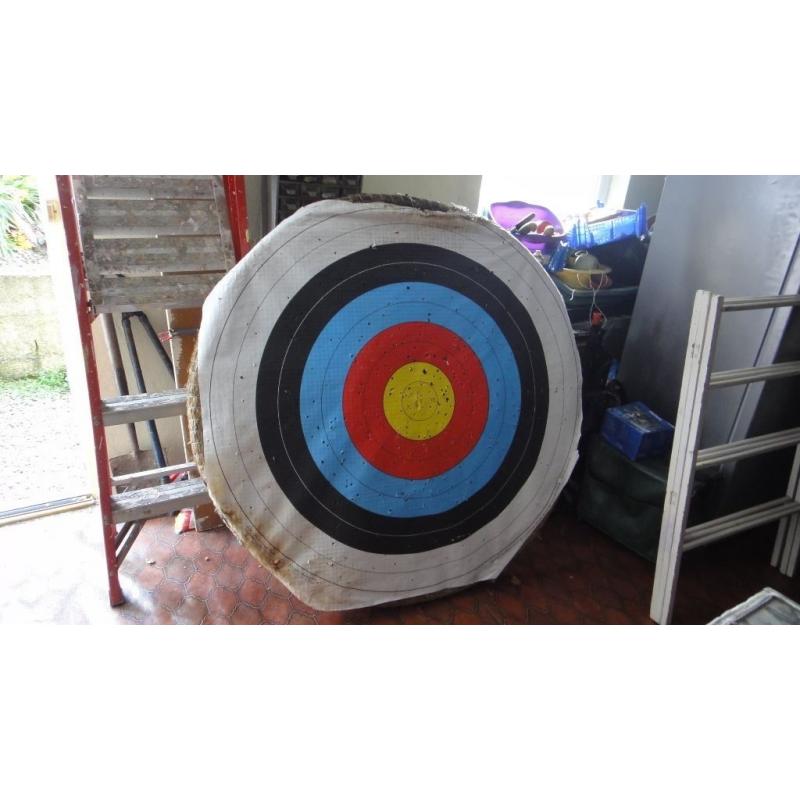 Archery target - full size, straw backed