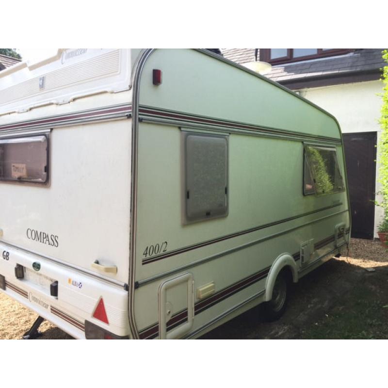 BEAUTIFUL LIGHTWEIGHT CARAVAN FOR SALE - MODERN L SHAPE DESIGN