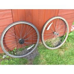 700c Alesa wheels + tires