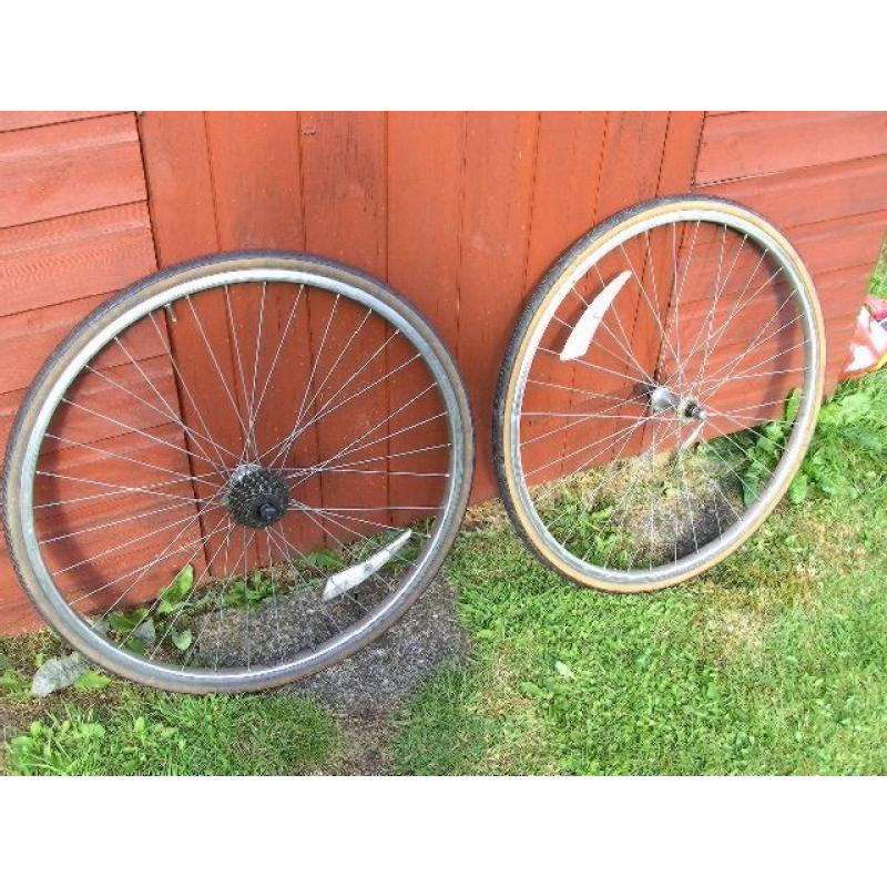 700c Alesa wheels + tires