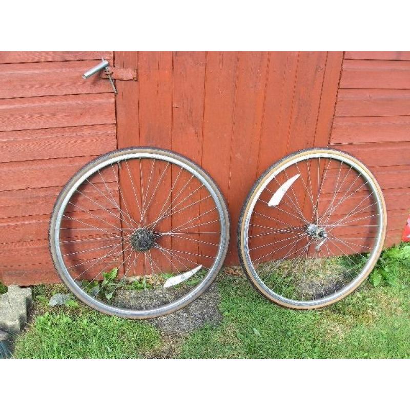 700c Alesa wheels + tires