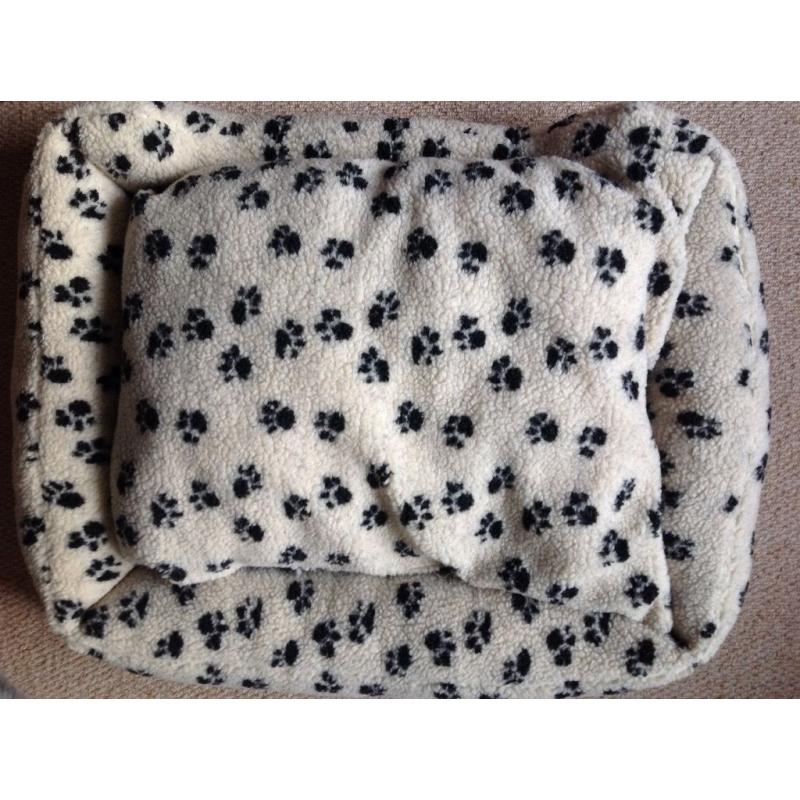 Dog bed small (26"x19")