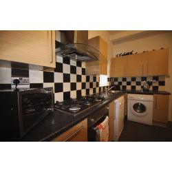3 Rooms available in 6 Bedroom Student House for Next Academic Year, Bills Included, Longford Place