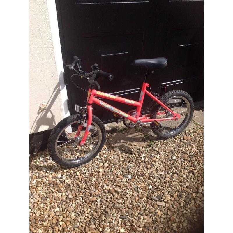 Girls pink bike (Universal sunshine)