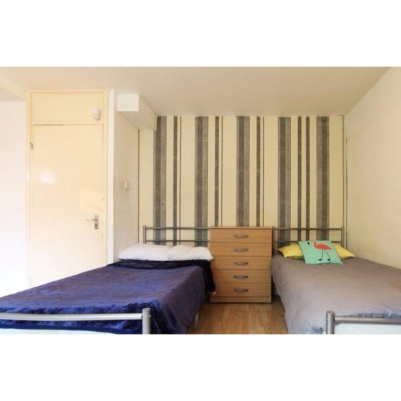 Twin Beds in Rooms available for rent in couple-friendly 4-bedroom flatshare in Chalk Farm