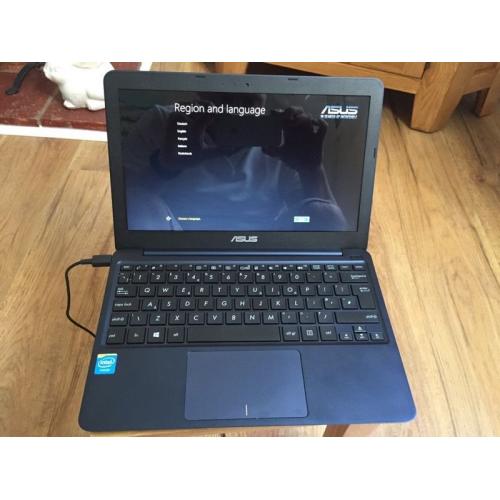 Asus EeeBook X205T 11.6" Ultra-Portable Laptop Intel 1.33GHz 2GB RAM