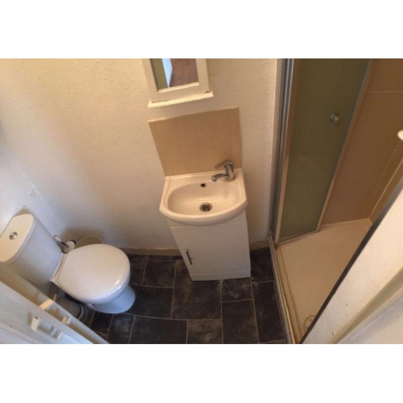 Double en-suite room great location, E13
