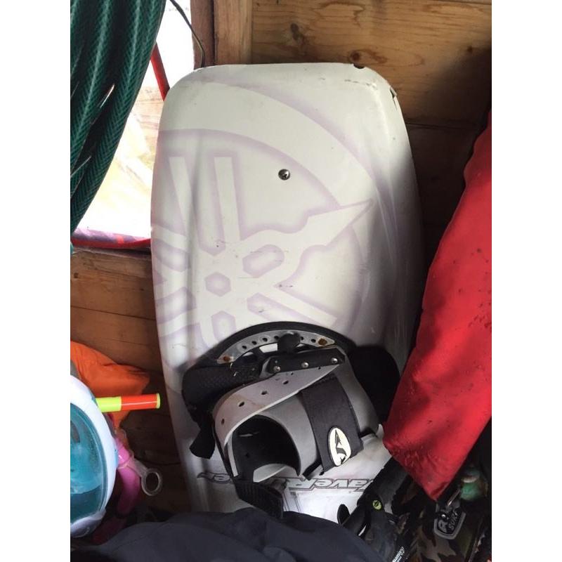 Looking a kneeboard will swop wakeboard, skis or ringo