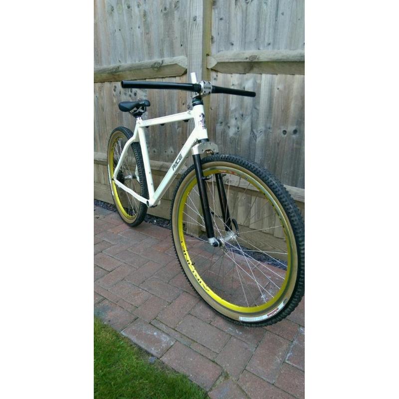Retro Pace Mountain Bike. RC200. RC30 forks