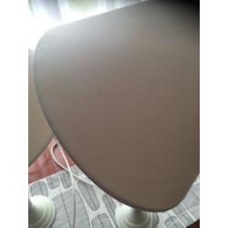 2 lamps