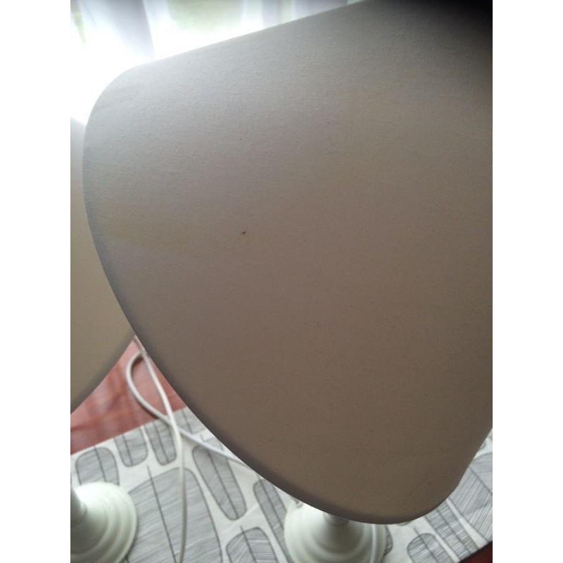 2 lamps