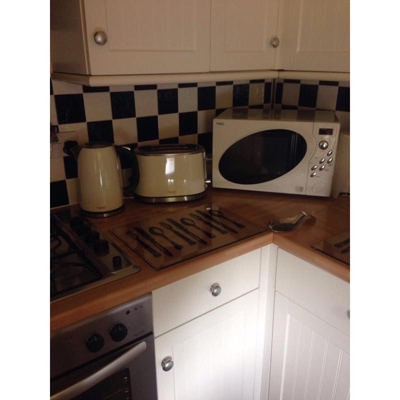 3 - Microwave, Kettle & Toaster - Kitchen Appliances for Sale