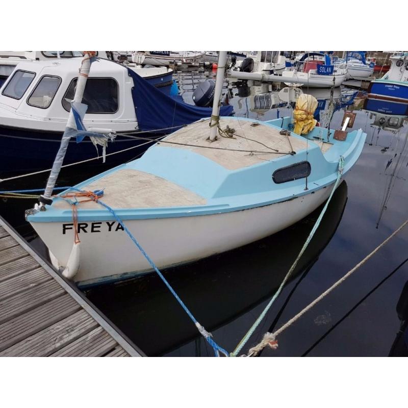 Sailing boat very good condition