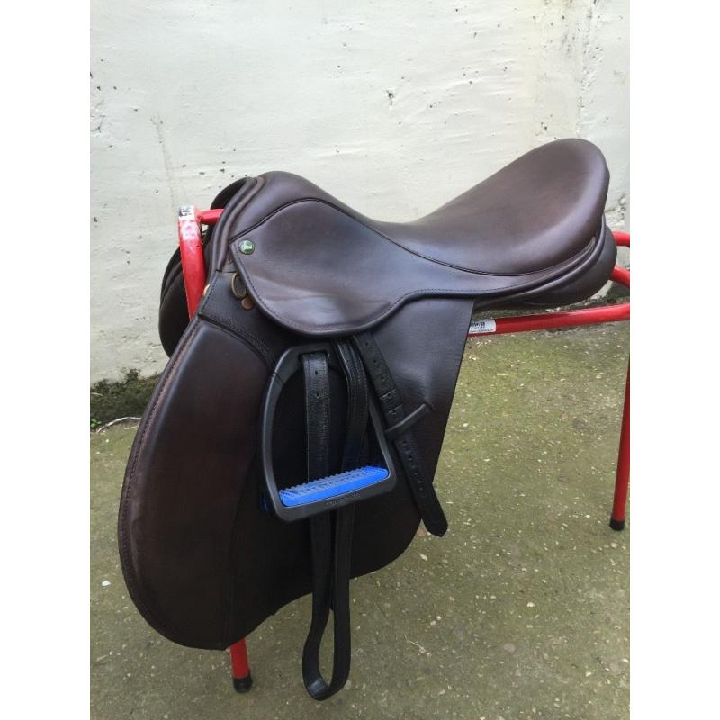 Brown ideal saddle