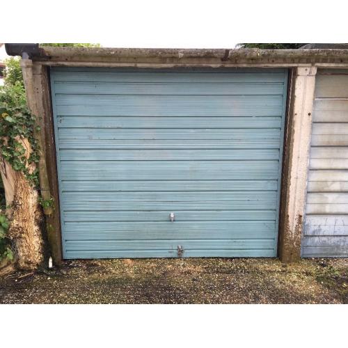 LOCKUP Garage FOR RENT LET in Central Steyning West Sussex BN44 for Parking or Storage