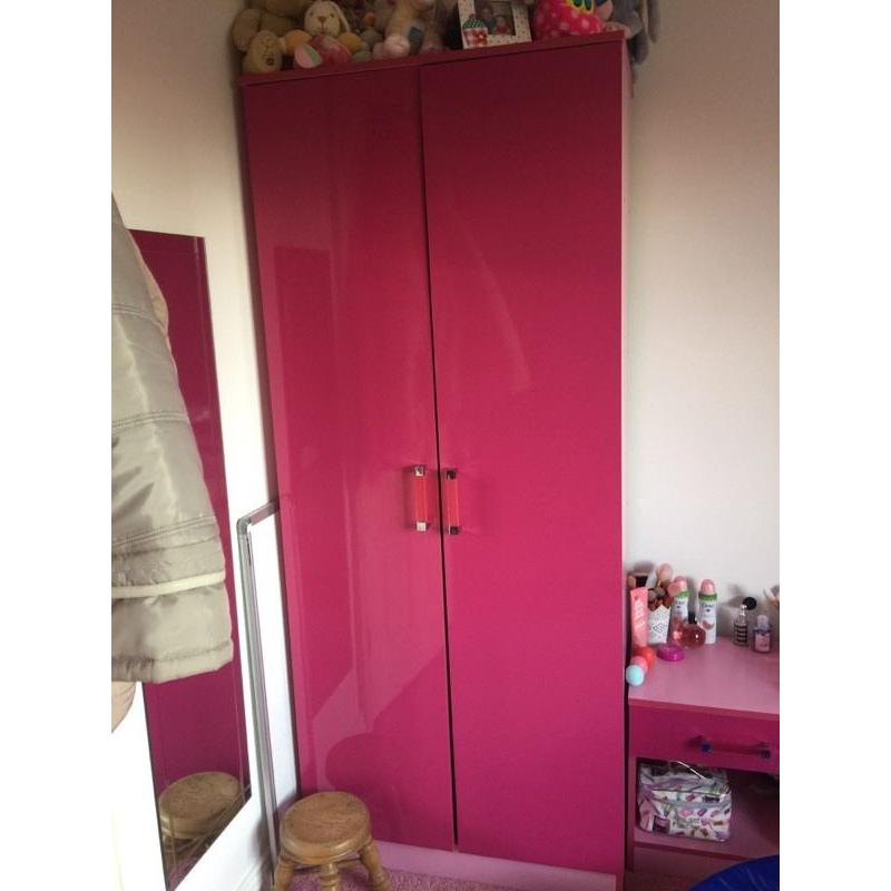 High gloss pink bedroom set wardrobe/drawers/bedside
