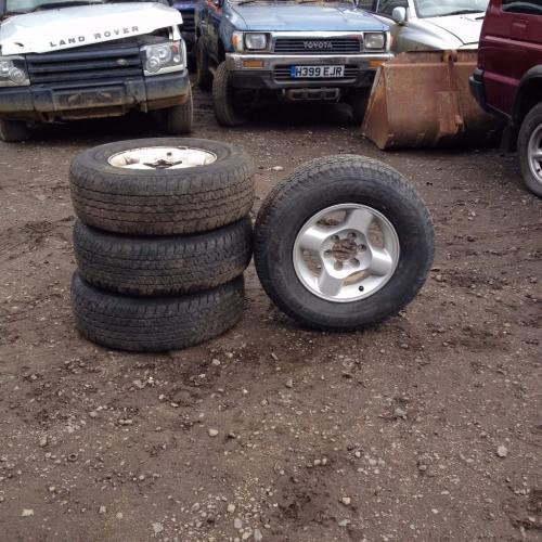 Nissan Navara Wheels 2004 255/70 R16