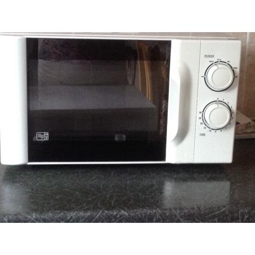White free standing Microwave Good clean condition