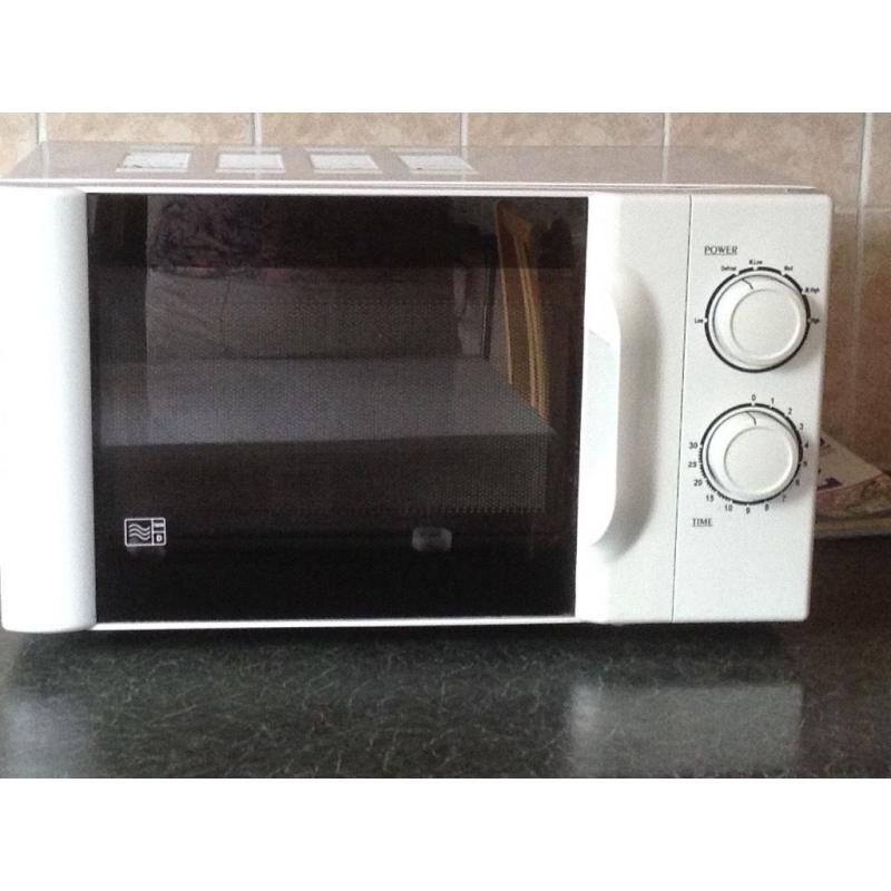 White free standing Microwave Good clean condition