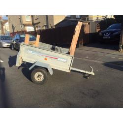 Trailer erde 122