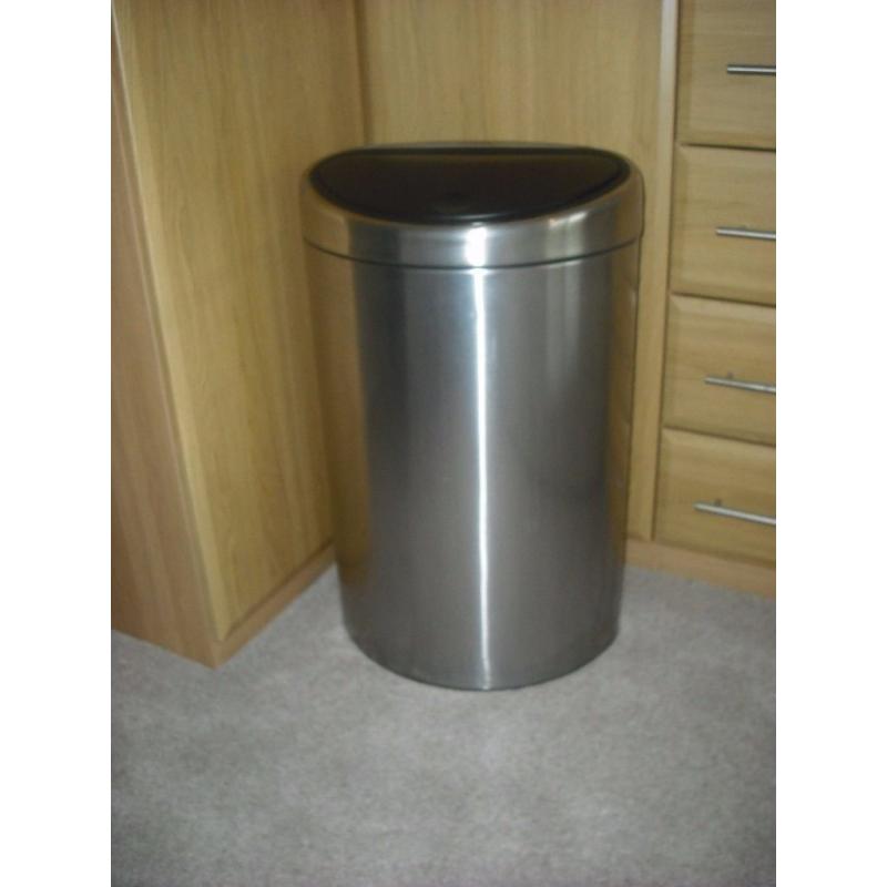 brabantia matt steel 40/45 ltr kitchen waste bin