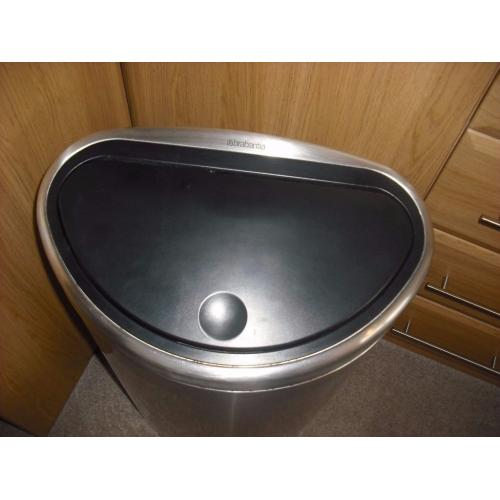 brabantia matt steel 40/45 ltr kitchen waste bin