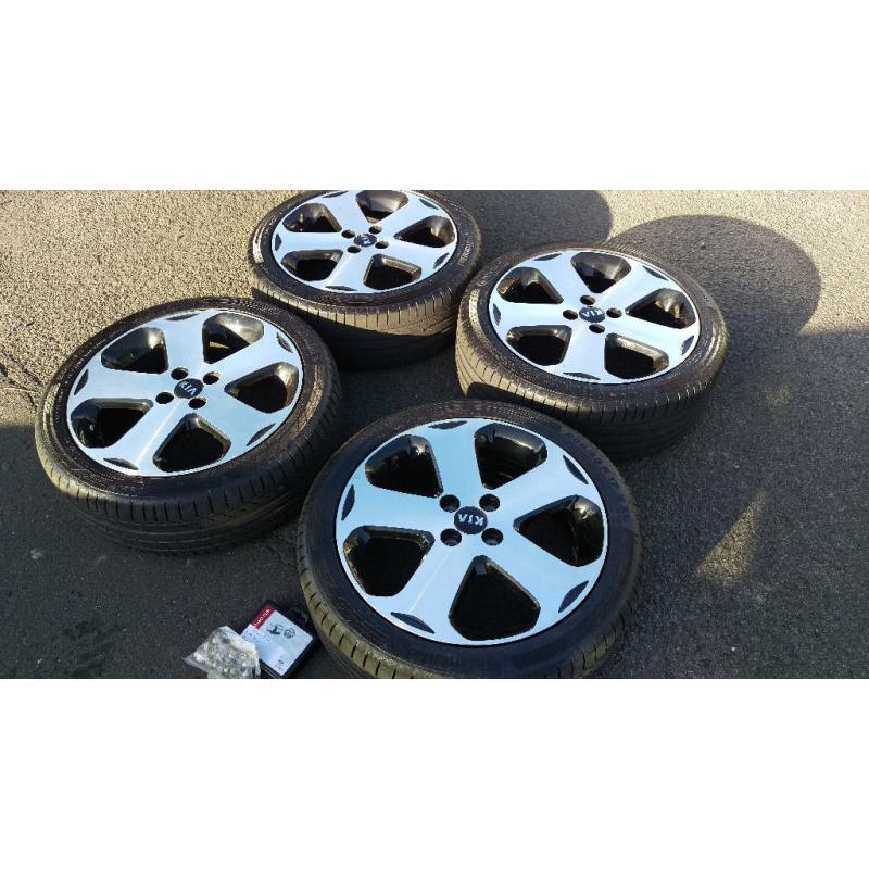 Kia Rio 17" Alloy Wheels and Tyres