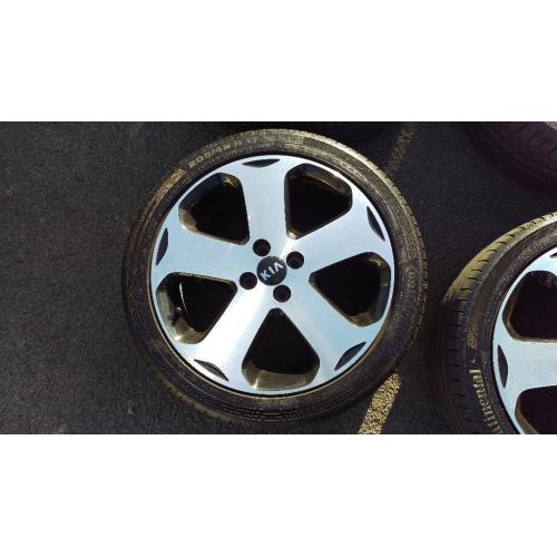Kia Rio 17" Alloy Wheels and Tyres