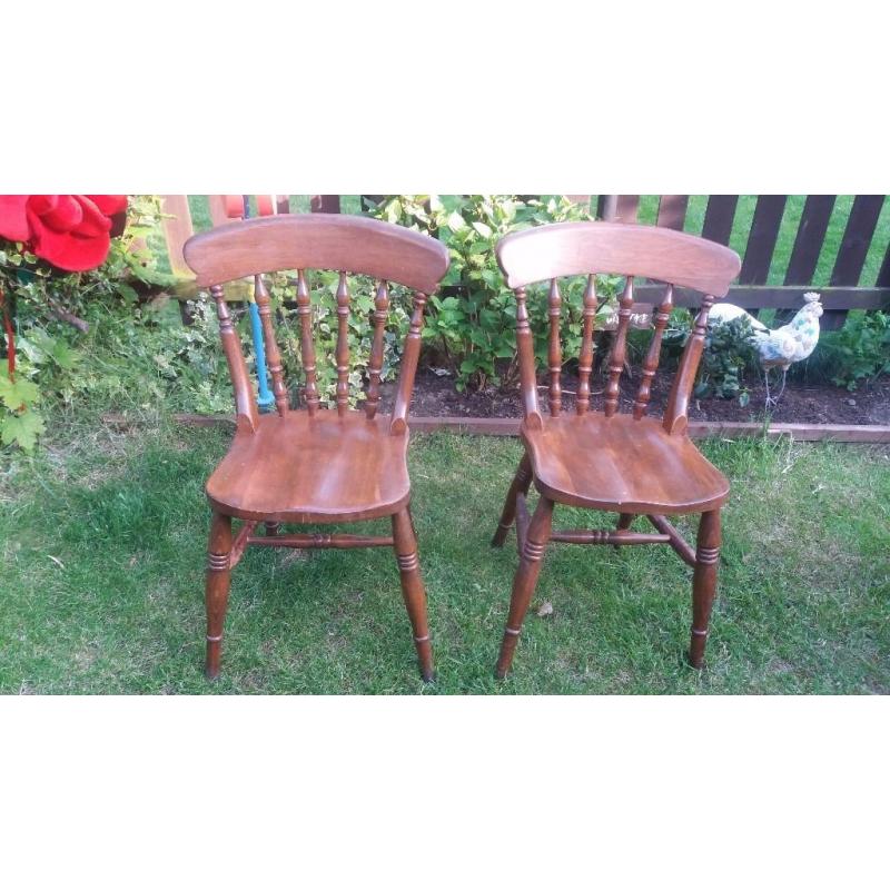 2X FARMHOUSE CHAIRS AND 5 X PADDED CHAIRS
