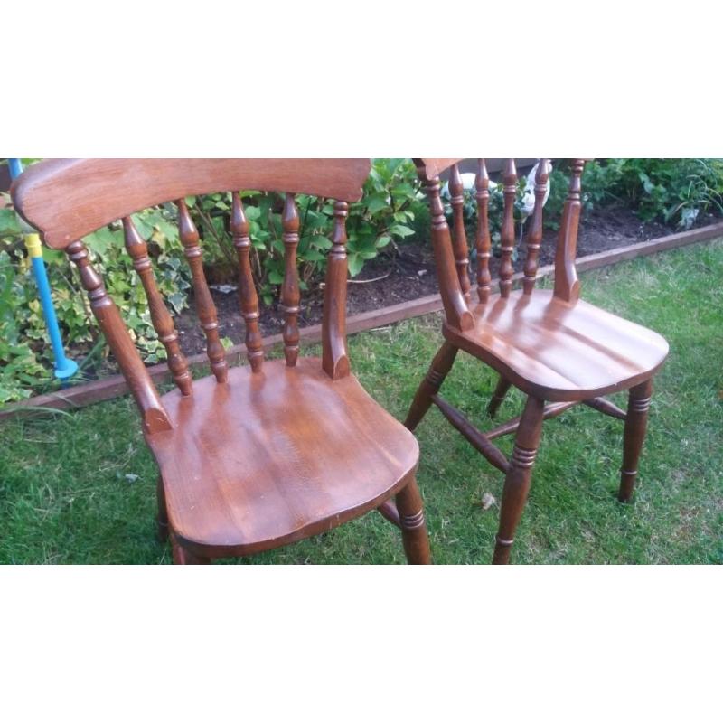 2X FARMHOUSE CHAIRS AND 5 X PADDED CHAIRS