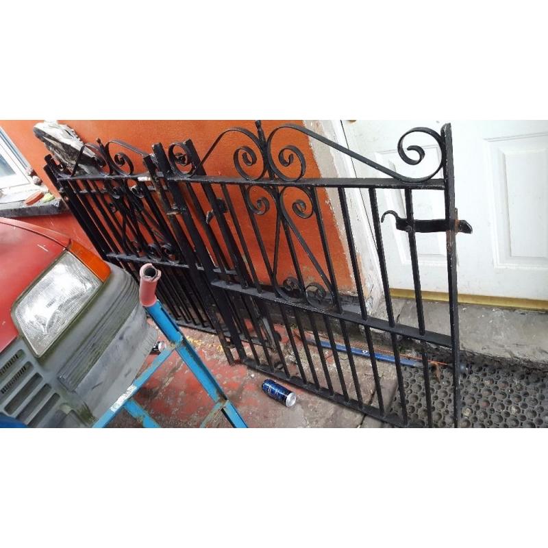 Cast iron antiuqe driveway gates x2
