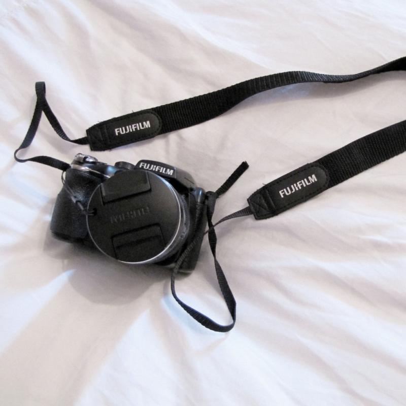 Fujifilm Finepix S4240 - DIGITAL BRIDGE CAMERA *Price Reduced* Great camera for beginners or pros