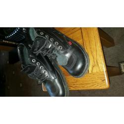 kickers size 7