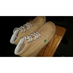 kickers size 7