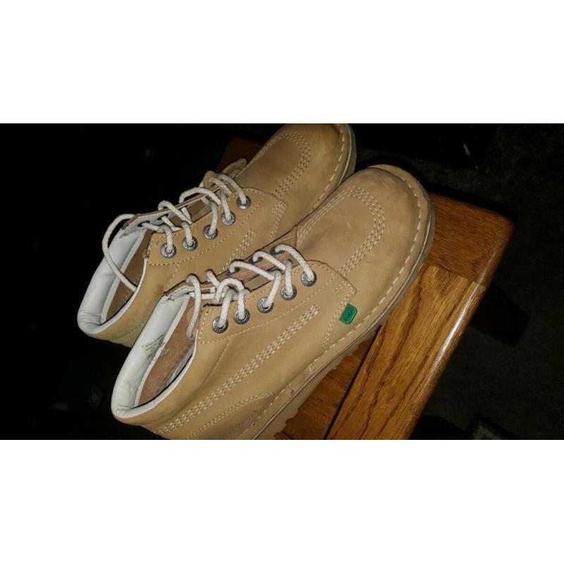 kickers size 7