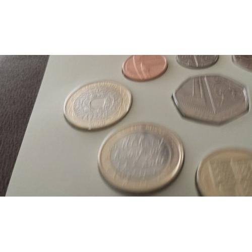 2009 baby gift coin set inc. rare Kew gdns