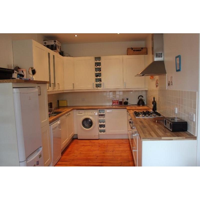 Cozy Double Room Accommodation Available Urgently Now