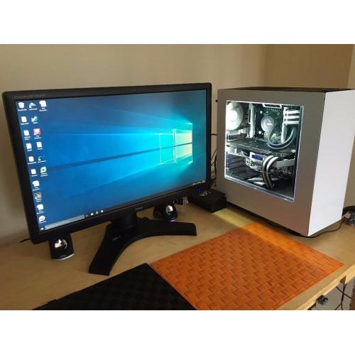 Extreme Gaming PC x99, i7 5820k @ 4.2 GHz 32GB DDR4 500SSD + 1,5TB HDD MATRIX ROG 780ti 27" LCD