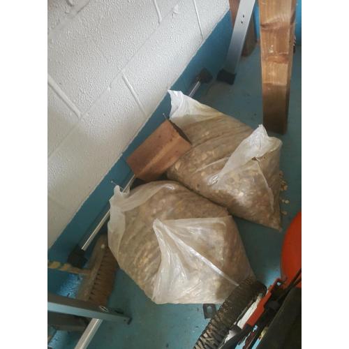 2 bags of 40kg golden flint