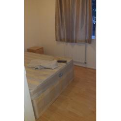 Room available for Single Professional or Student in Backton Canning Town Prince regent Stratford