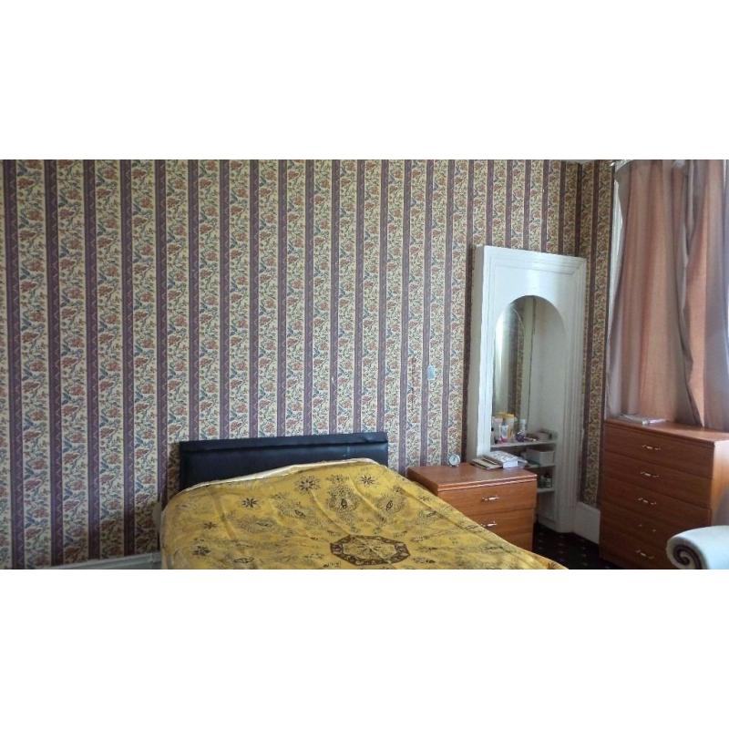 **Beautiful double room to rent for female only***