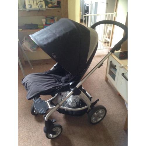 Mamas & Papas Sola pram