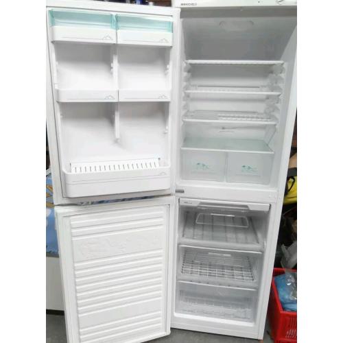 Zanussi fridge freezer frost-free