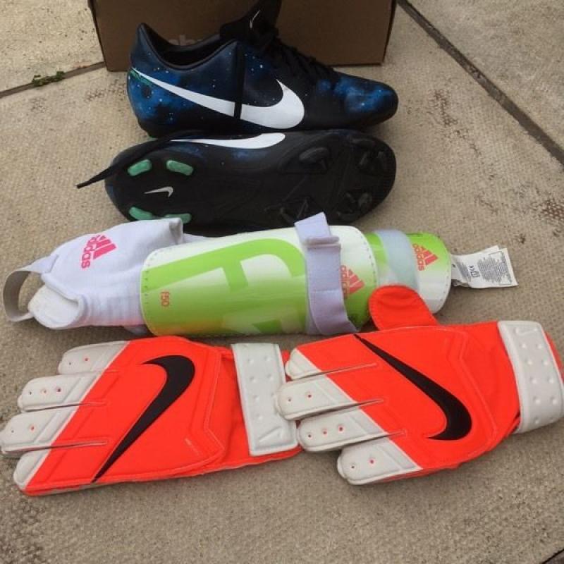 Nike football boots size 5
