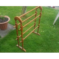 Towel rack