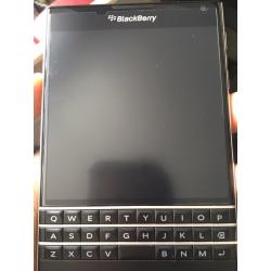 Unlocked blackberry passport excellent condition
